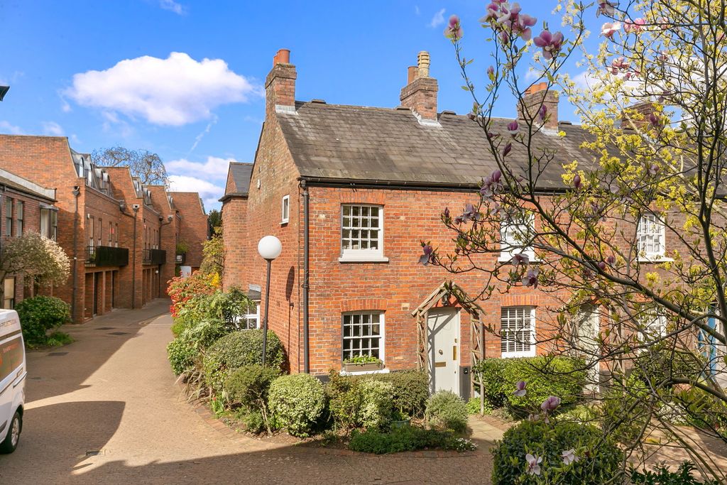 Property photo 1 of 13