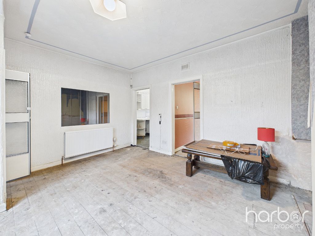 Property photo 3 of 16 4420767