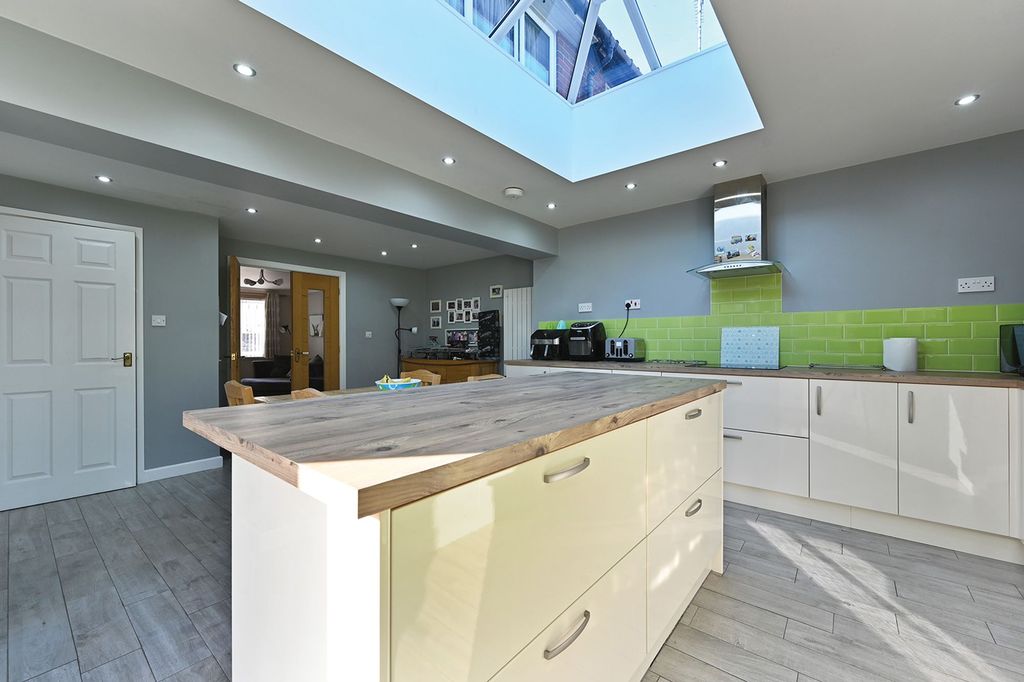 Property photo 3 of 15