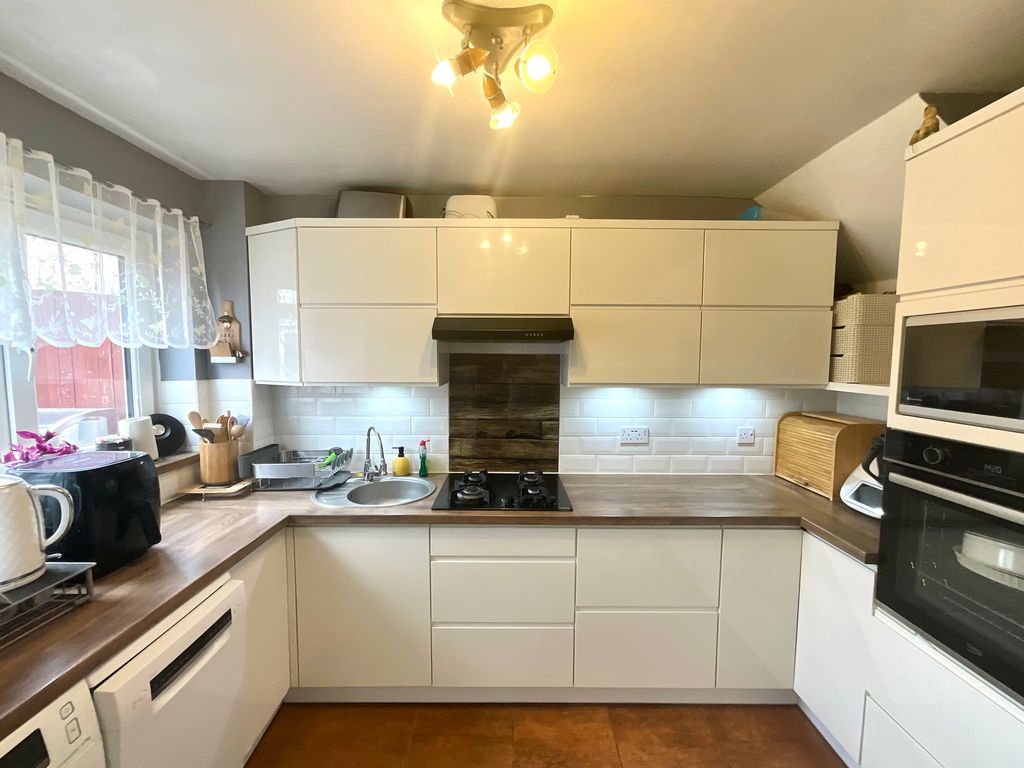 Property photo 3 of 16 Img_6809