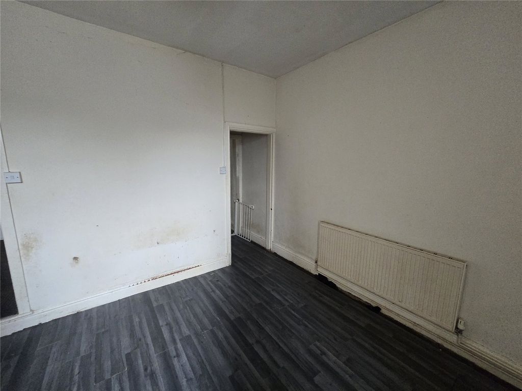 Property photo 3 of 8 Picture No. 01
