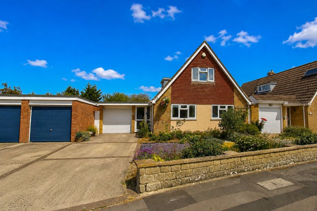Property photo 1 of 19 Picture No. 05