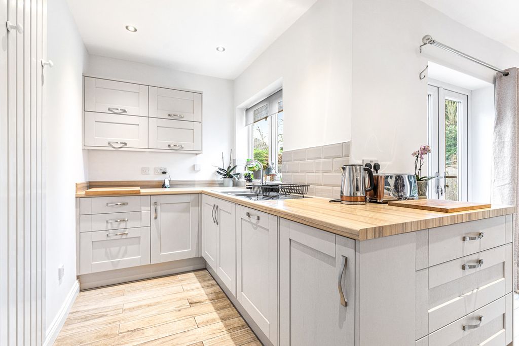 Property photo 3 of 29