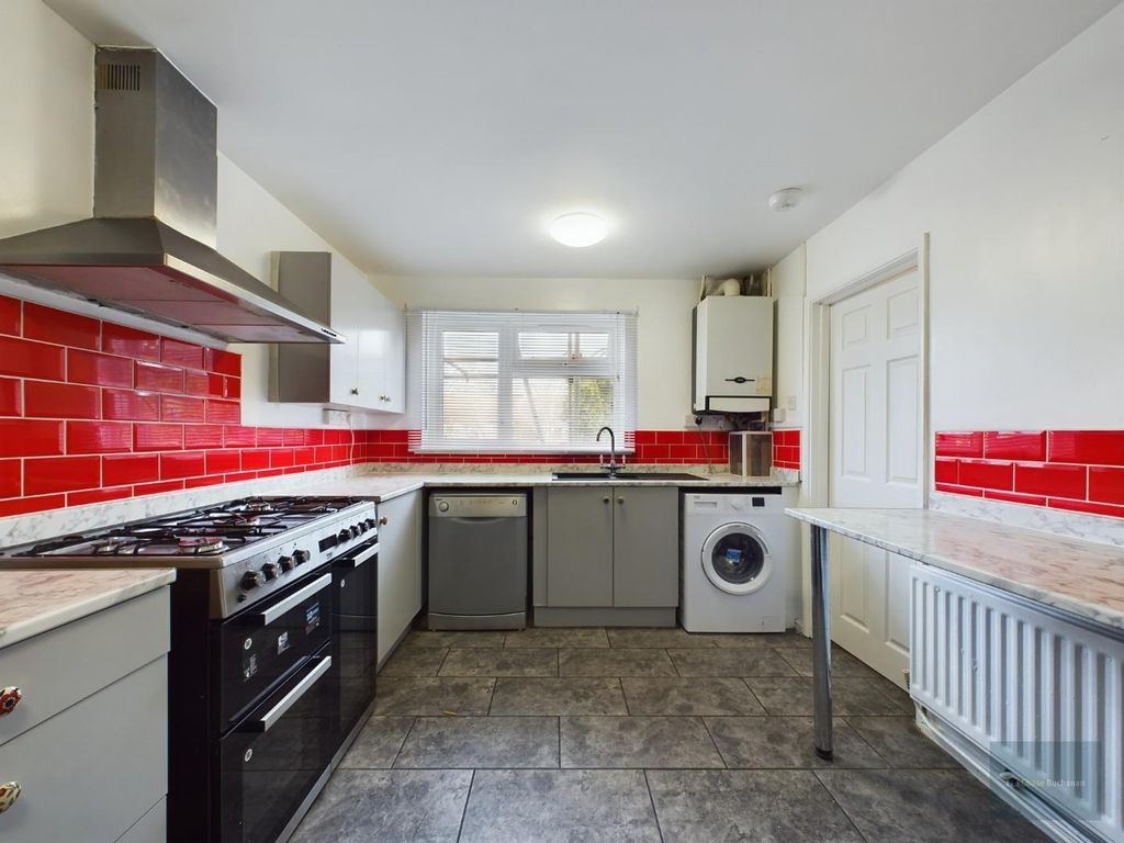 Property photo 2 of 11 Kitchen/Breakfast Ro