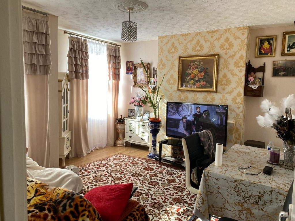 Property photo 1 of 5