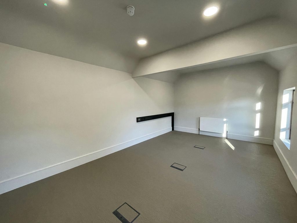 Property photo 3 of 5 Img_5311.Jpg