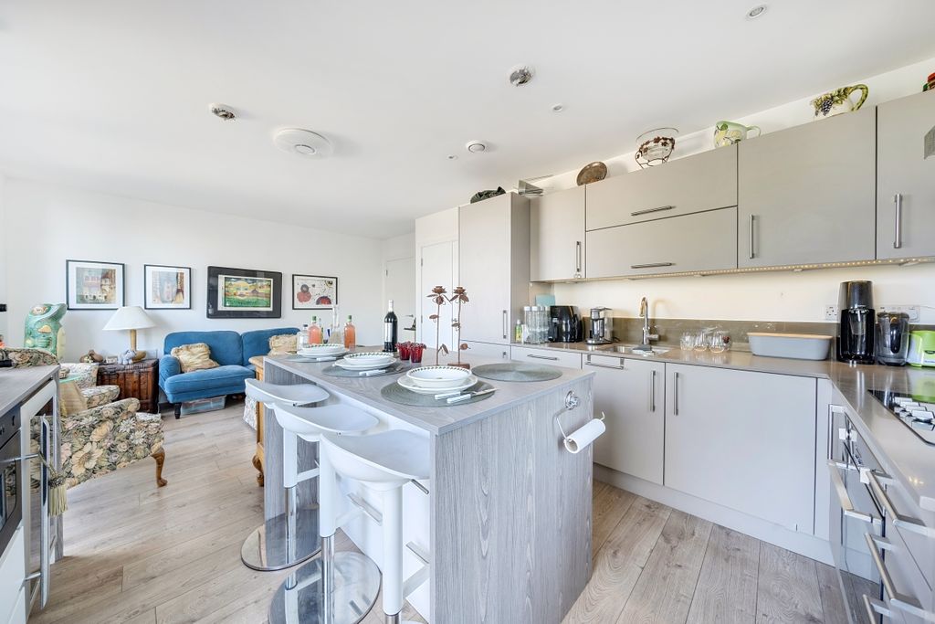 Property photo 1 of 21 1357597-10-68d138...