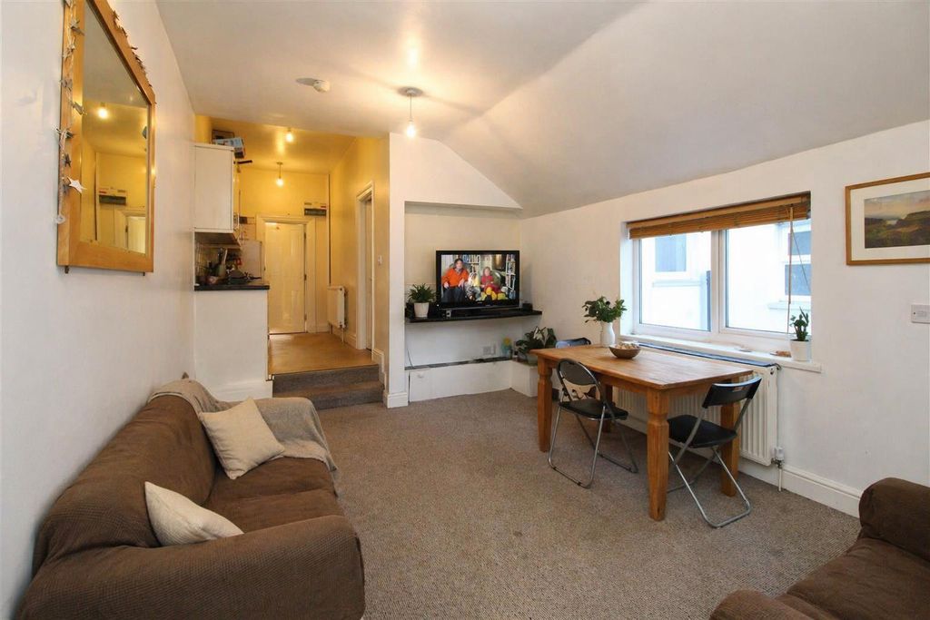 Property photo 3 of 13 312A Wr 2.Png