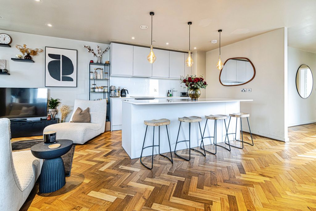 Property photo 3 of 16 Kitchen