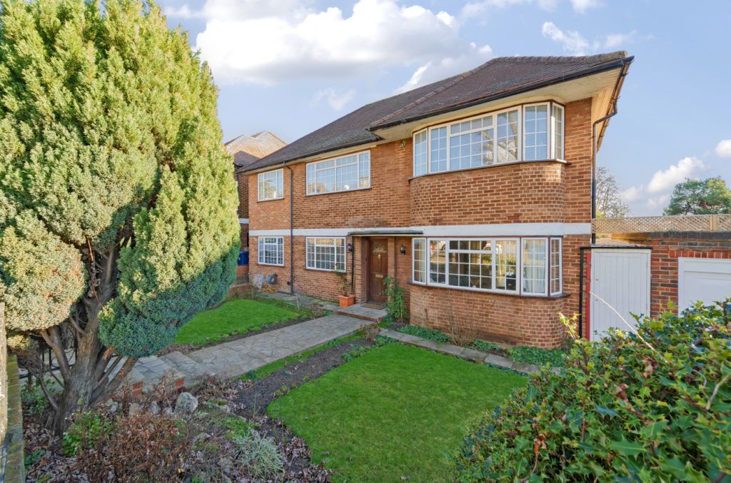 Property photo 1 of 11
