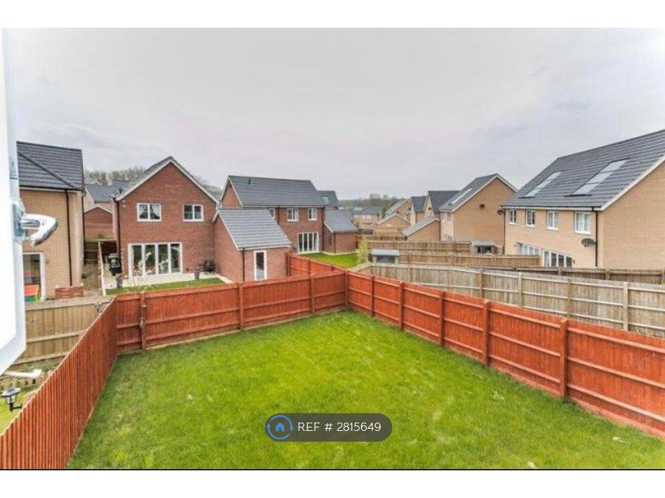 Property photo 3 of 35