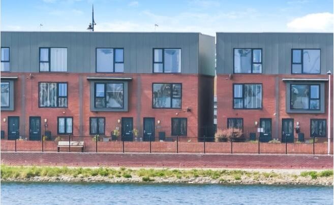 Property photo 1 of 17 Image