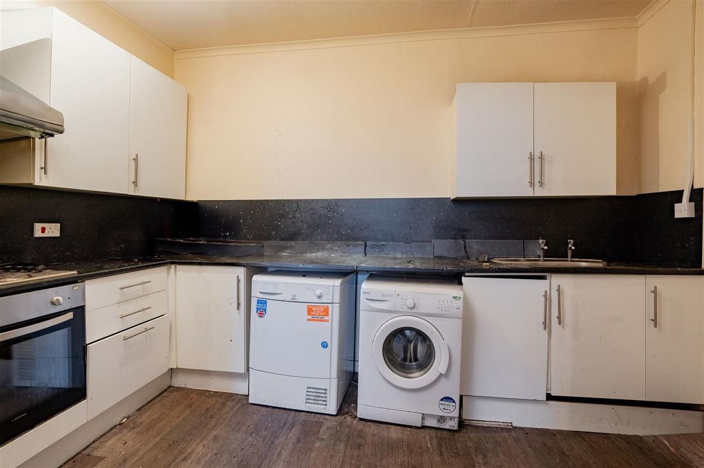 Property photo 3 of 10 3R 40 Union Street Dundee-2.Jpg