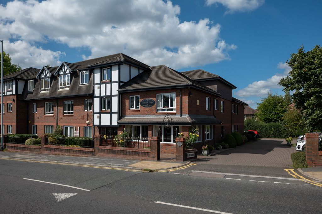 Property photo 1 of 18