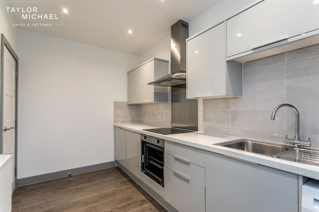 Property photo 2 of 12 Kitchen