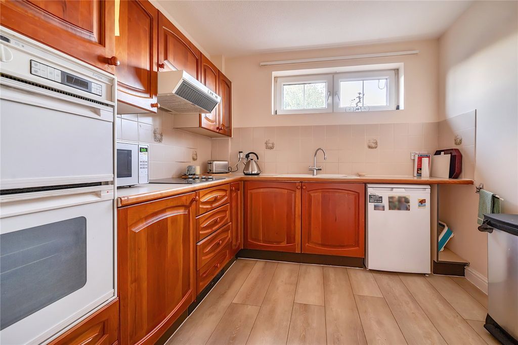 Property photo 3 of 13 Picture No. 17