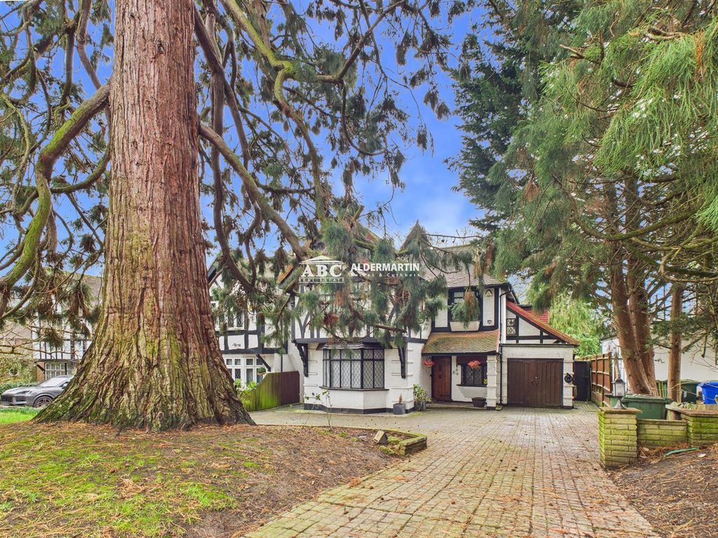 Property photo 1 of 22 Cam03827G0-Pr0130-Still022.Jpg