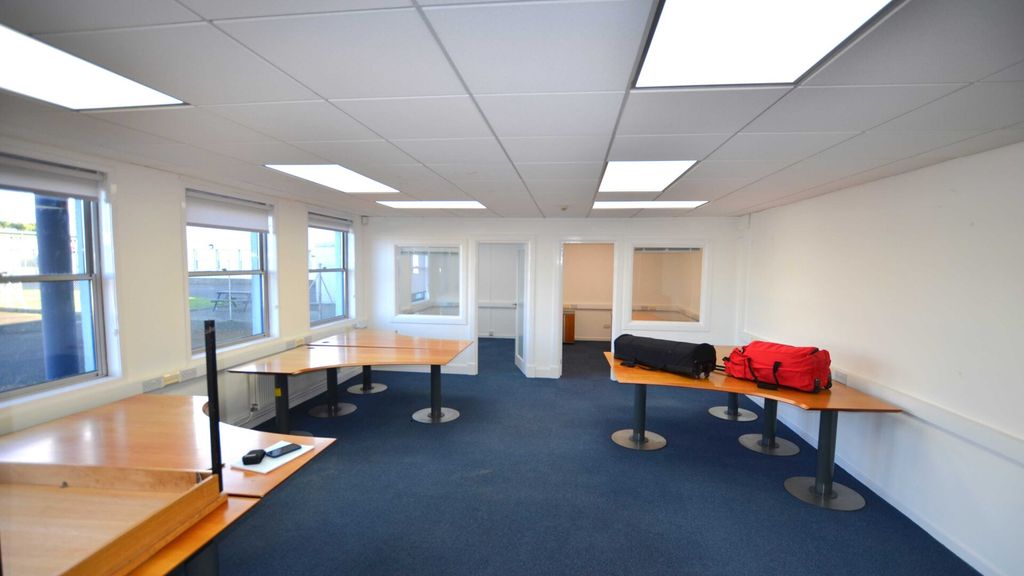 Property photo 3 of 4 Allied-Surveyors-Scotland-1B2-And-1B2A-Harbour-Poi