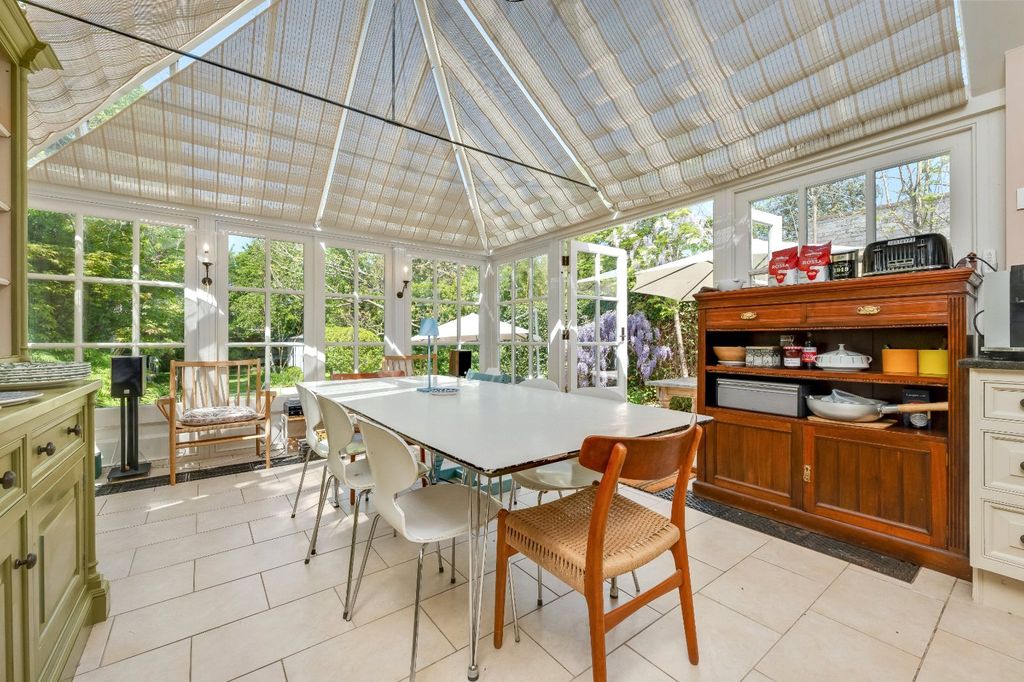 Property photo 1 of 17 Breakfast Room