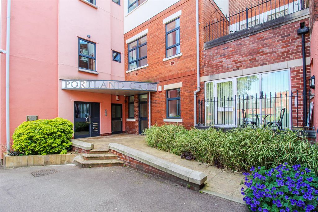 Property photo 1 of 8