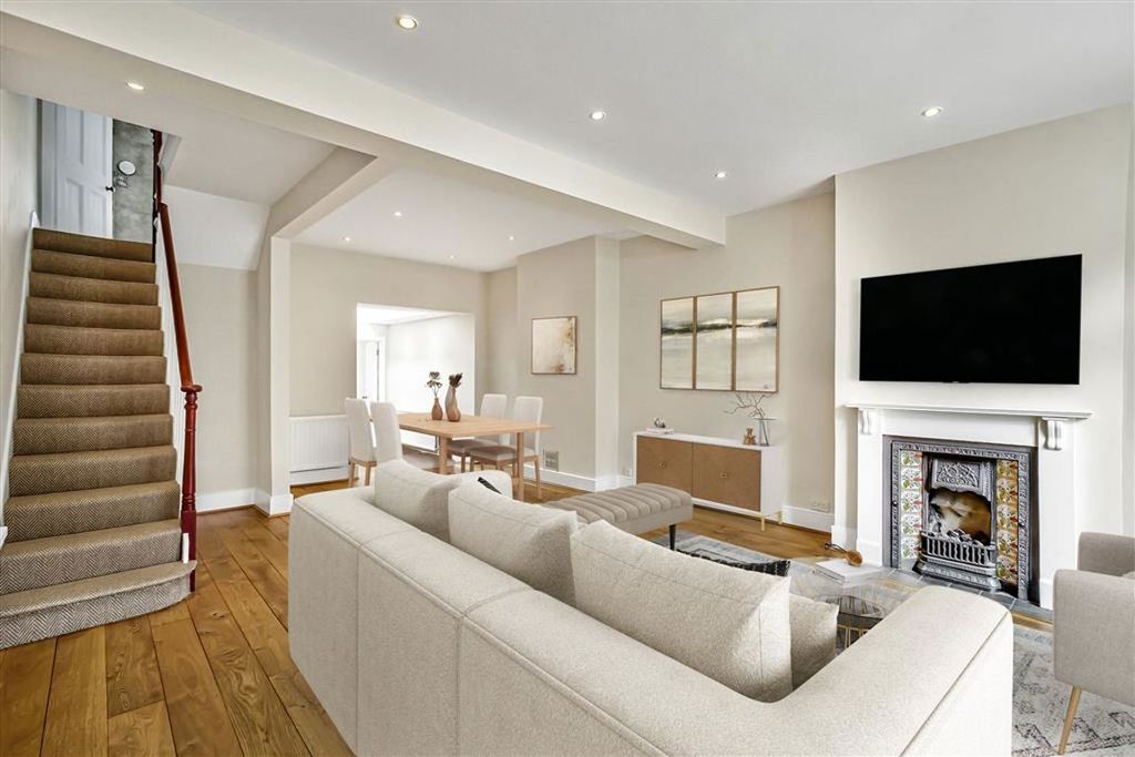Property photo 2 of 7