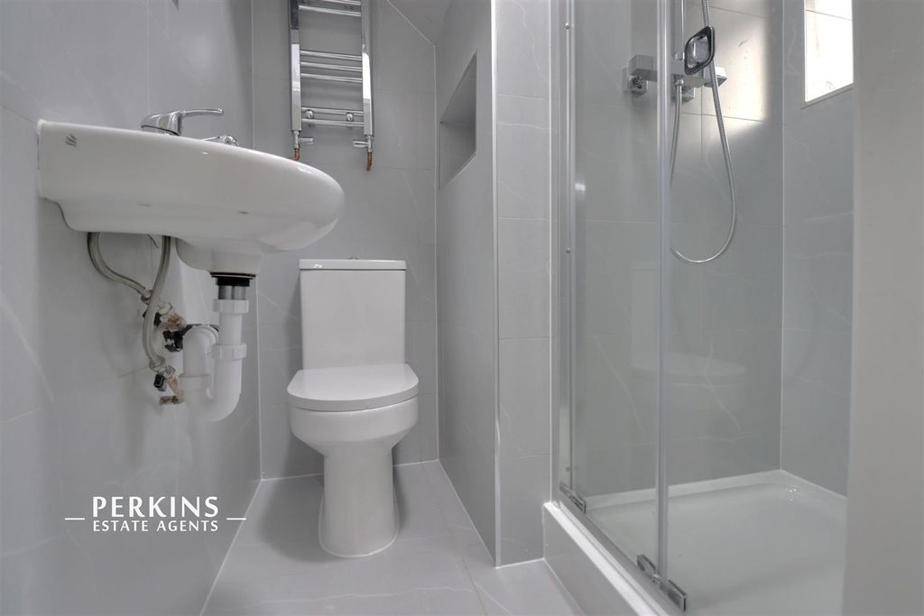 Property photo 3 of 5 Ensuite 1.Jpg