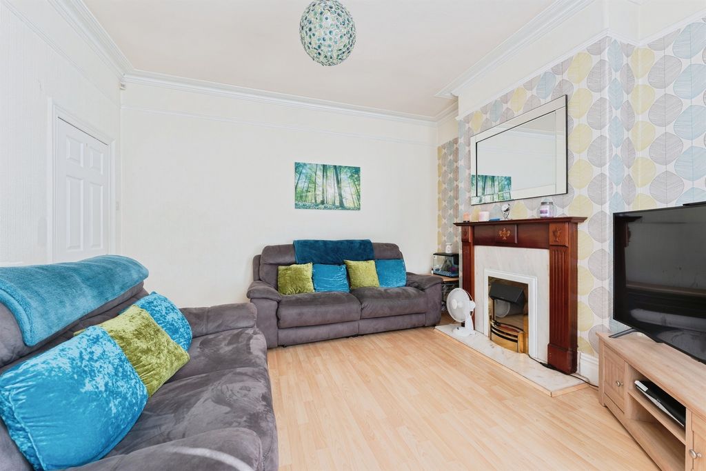 Property photo 3 of 20