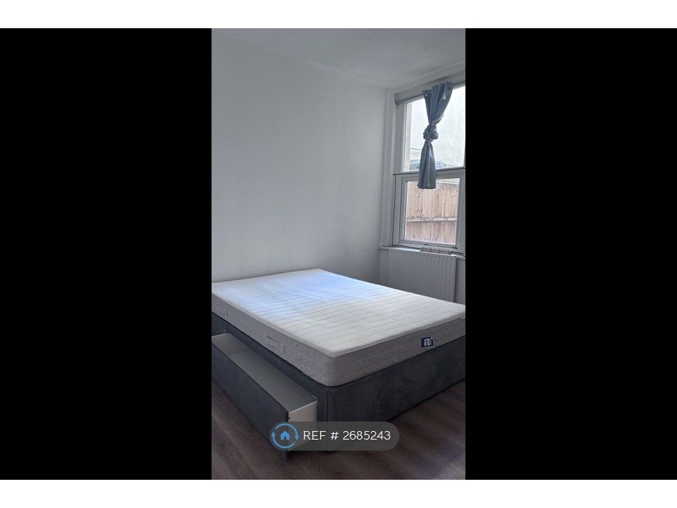 Property photo 3 of 7 Bedroom