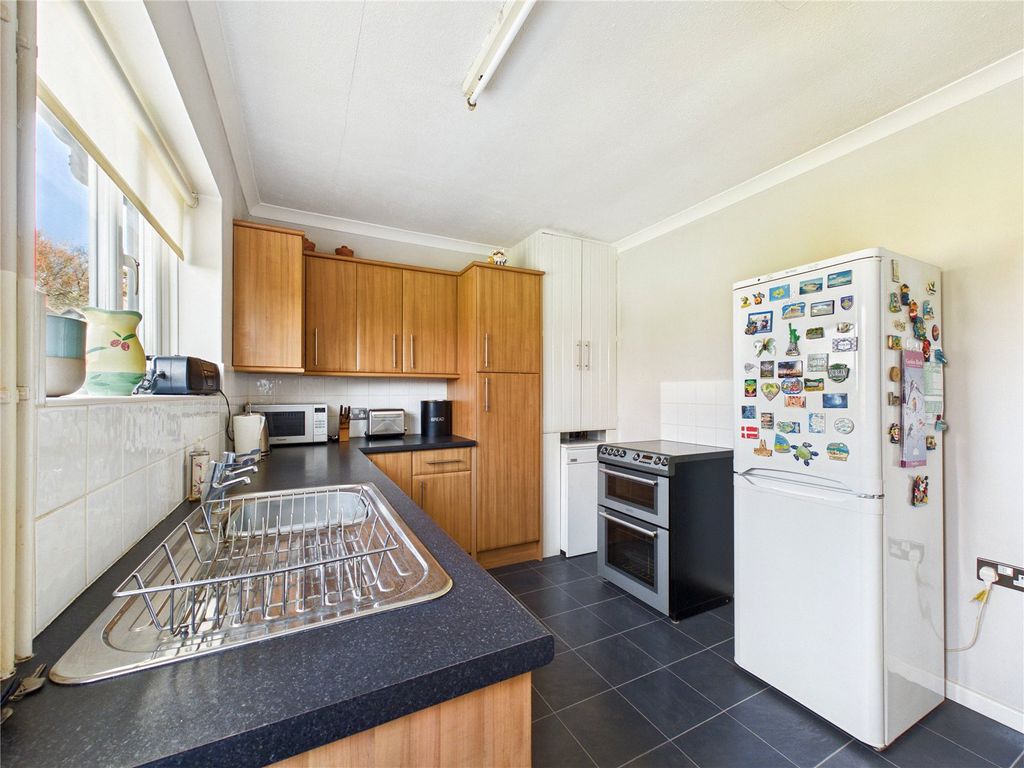 Property photo 2 of 16 Picture No. 12