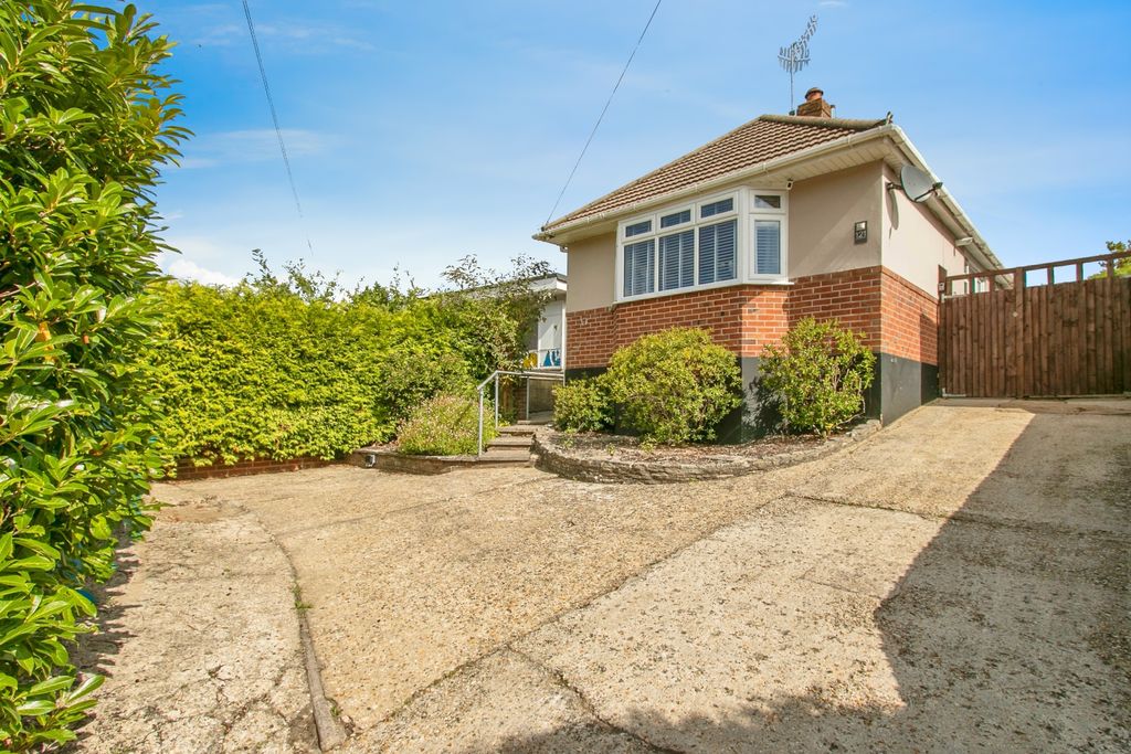 Property photo 2 of 20