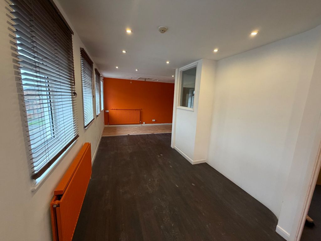 Property photo 2 of 7 Picture No. 09