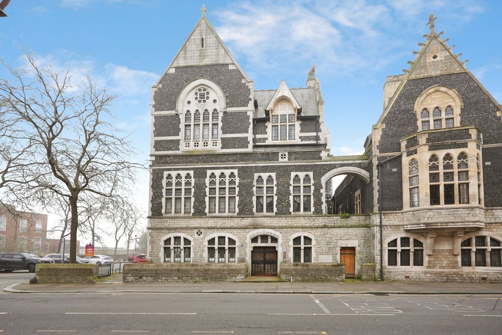 Property photo 2 of 13 Pbox-Img.Jpg