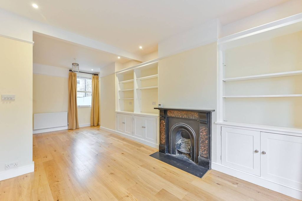 Property photo 3 of 18