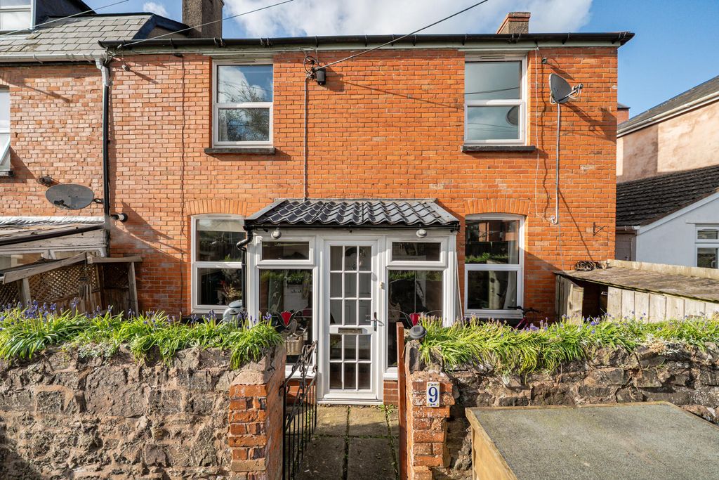 Property photo 1 of 19 Front (Exterior)