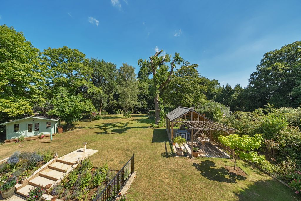 Property photo 3 of 31
