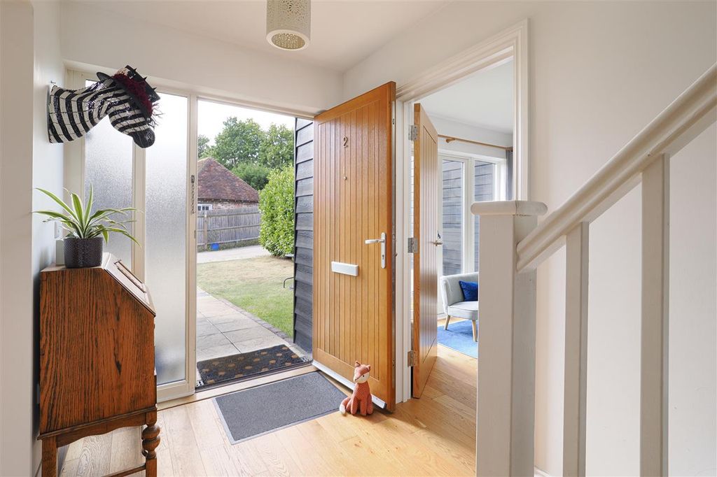 Property photo 3 of 32