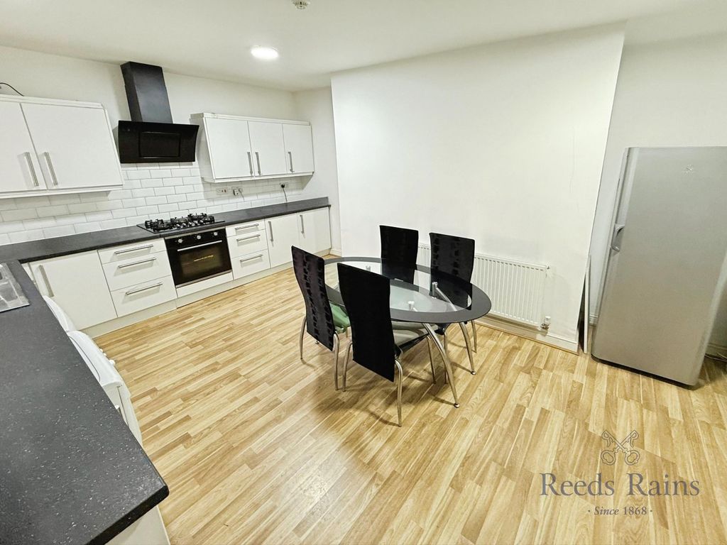 Property photo 2 of 19 Picture No. 26