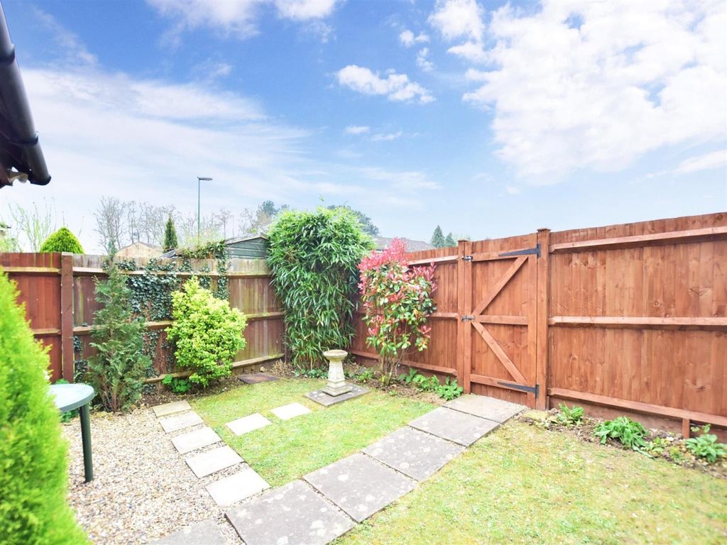 Property photo 1 of 8 901d84Bq - Front ...