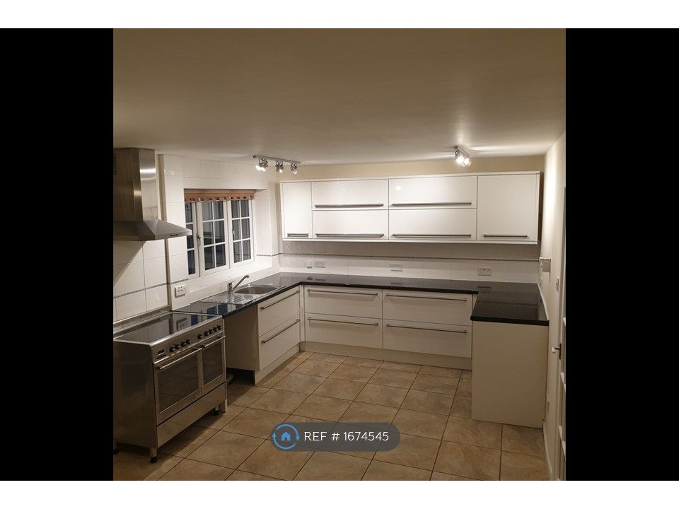 Property photo 3 of 22 Kitchen