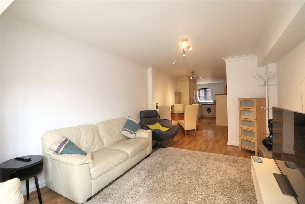 Property photo 2 of 18 Picture No. 09