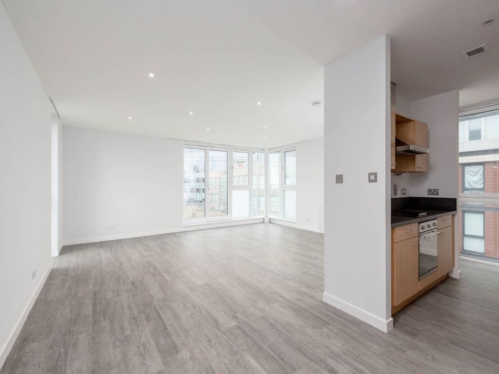 Property photo 2 of 16 72710_Oswaldst-007A