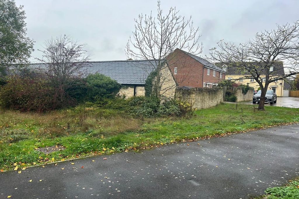 Property photo 3 of 6