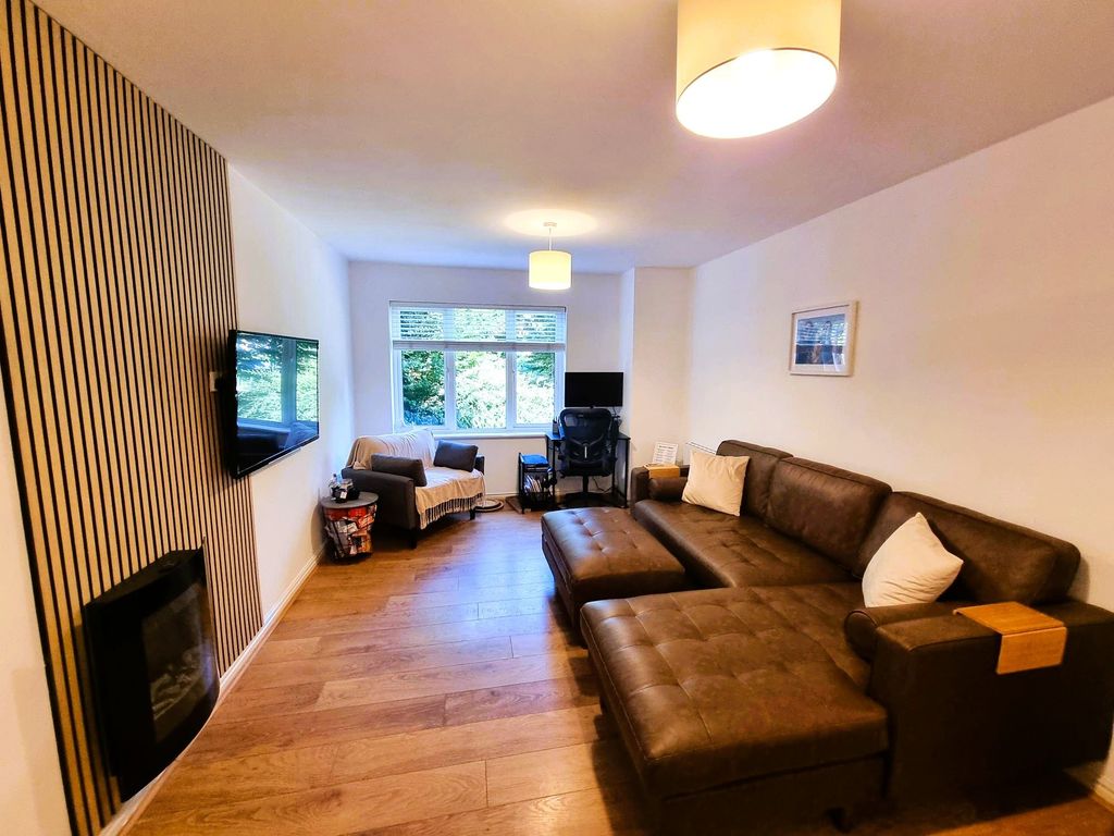 Property photo 2 of 10 Lounge