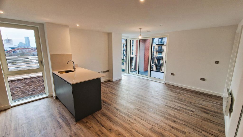 Property photo 2 of 48 Living Room