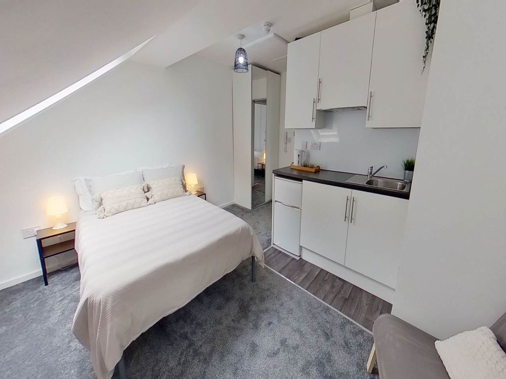 Property photo 1 of 8 Bright And Inviting Master Bedroom Featuring A Coz...