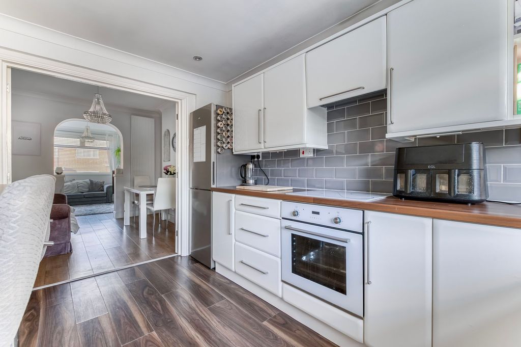 Property photo 2 of 19