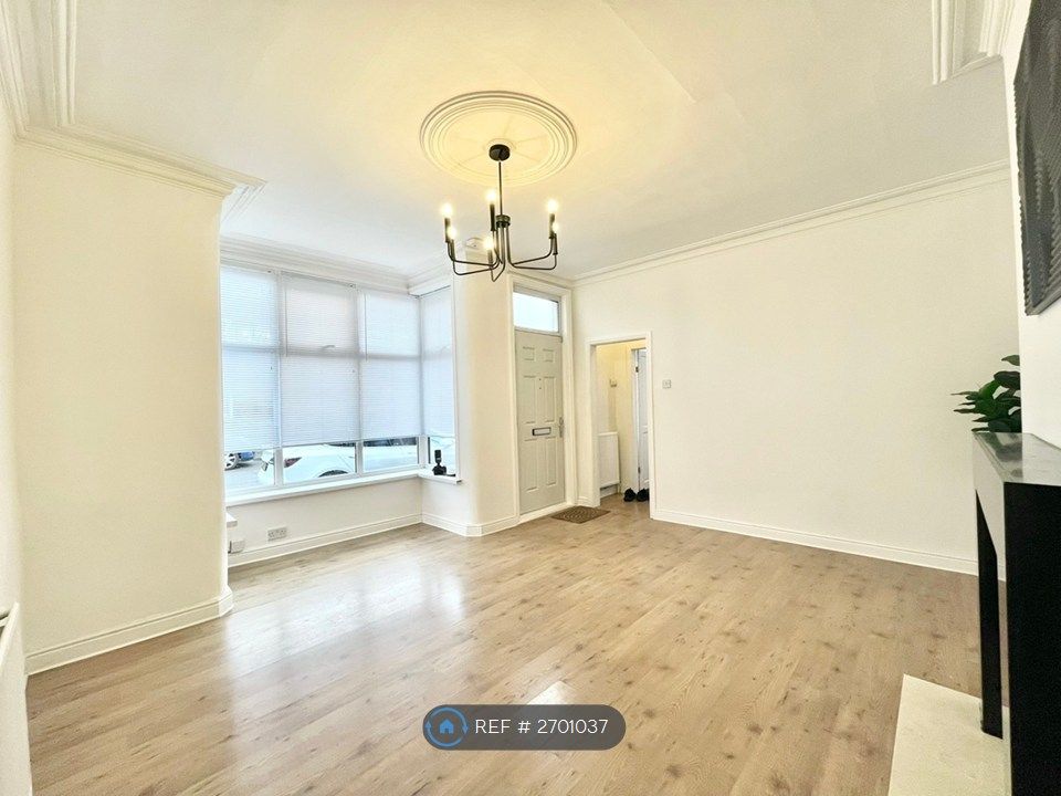 Property photo 3 of 16 Living Room