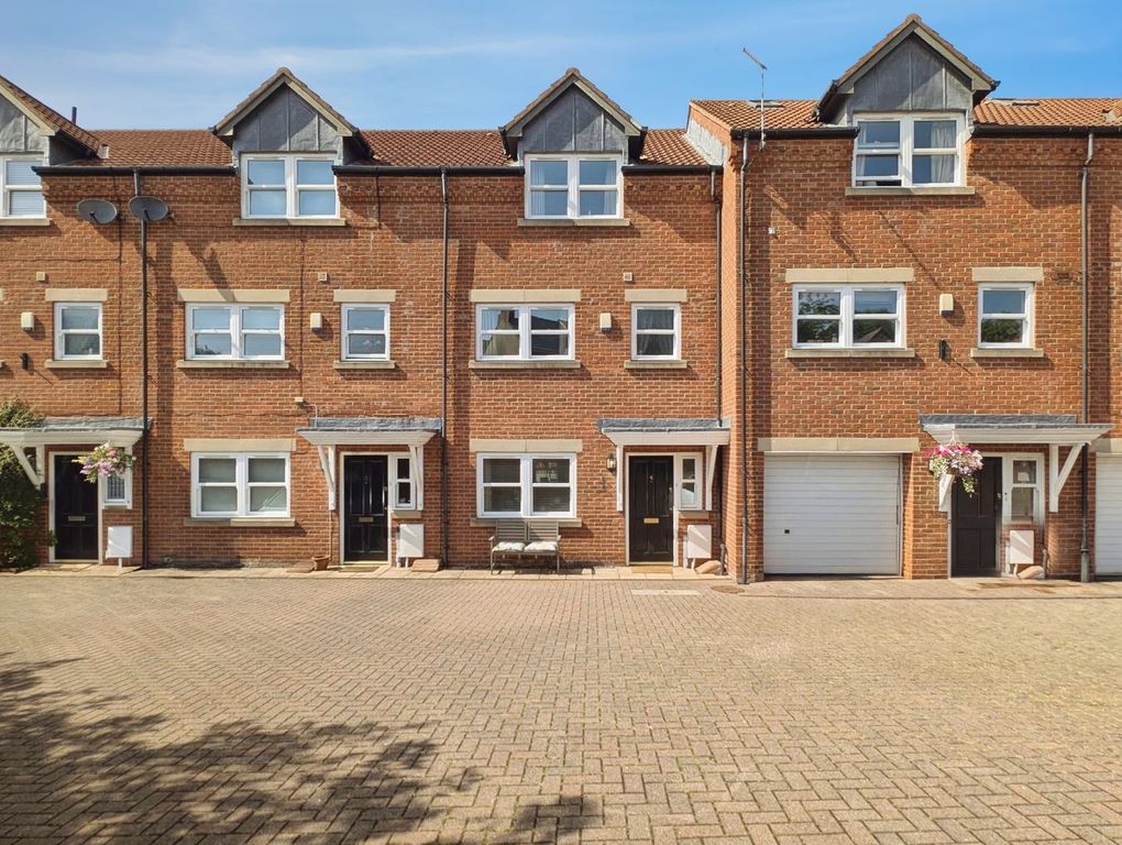 Property photo 1 of 25