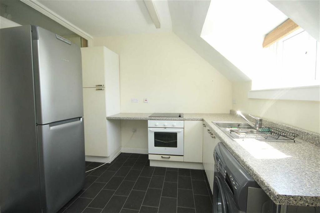 Property photo 2 of 7 Kitchen