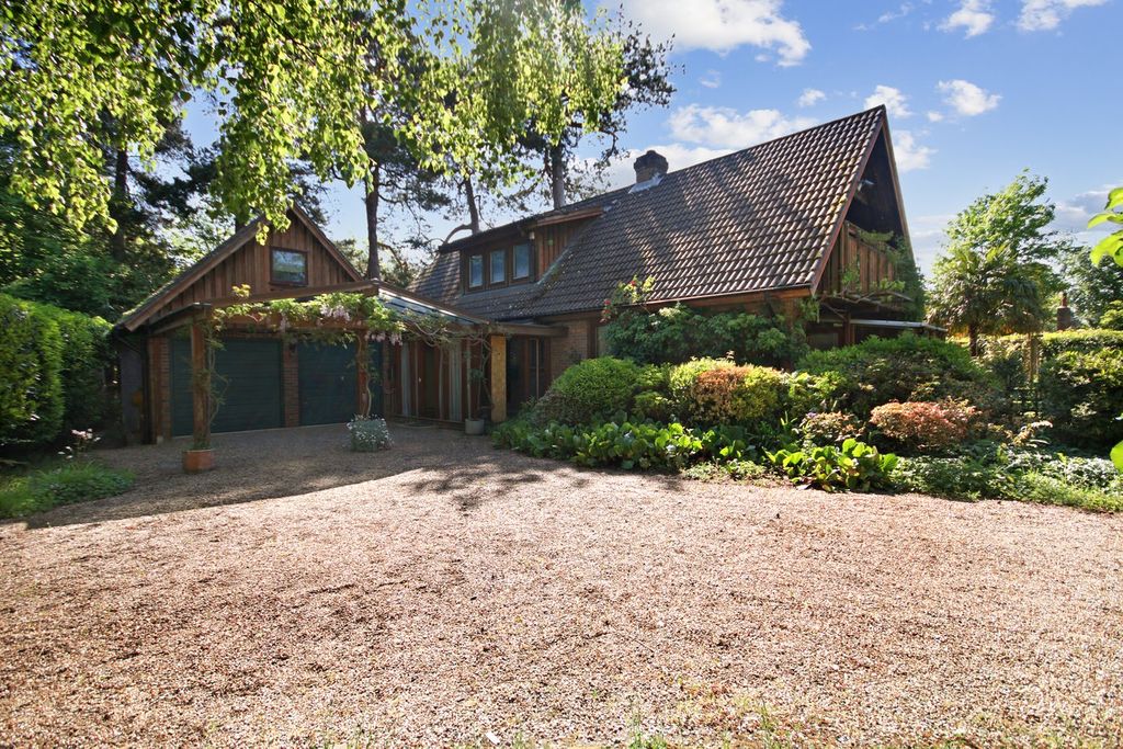 Property photo 1 of 26